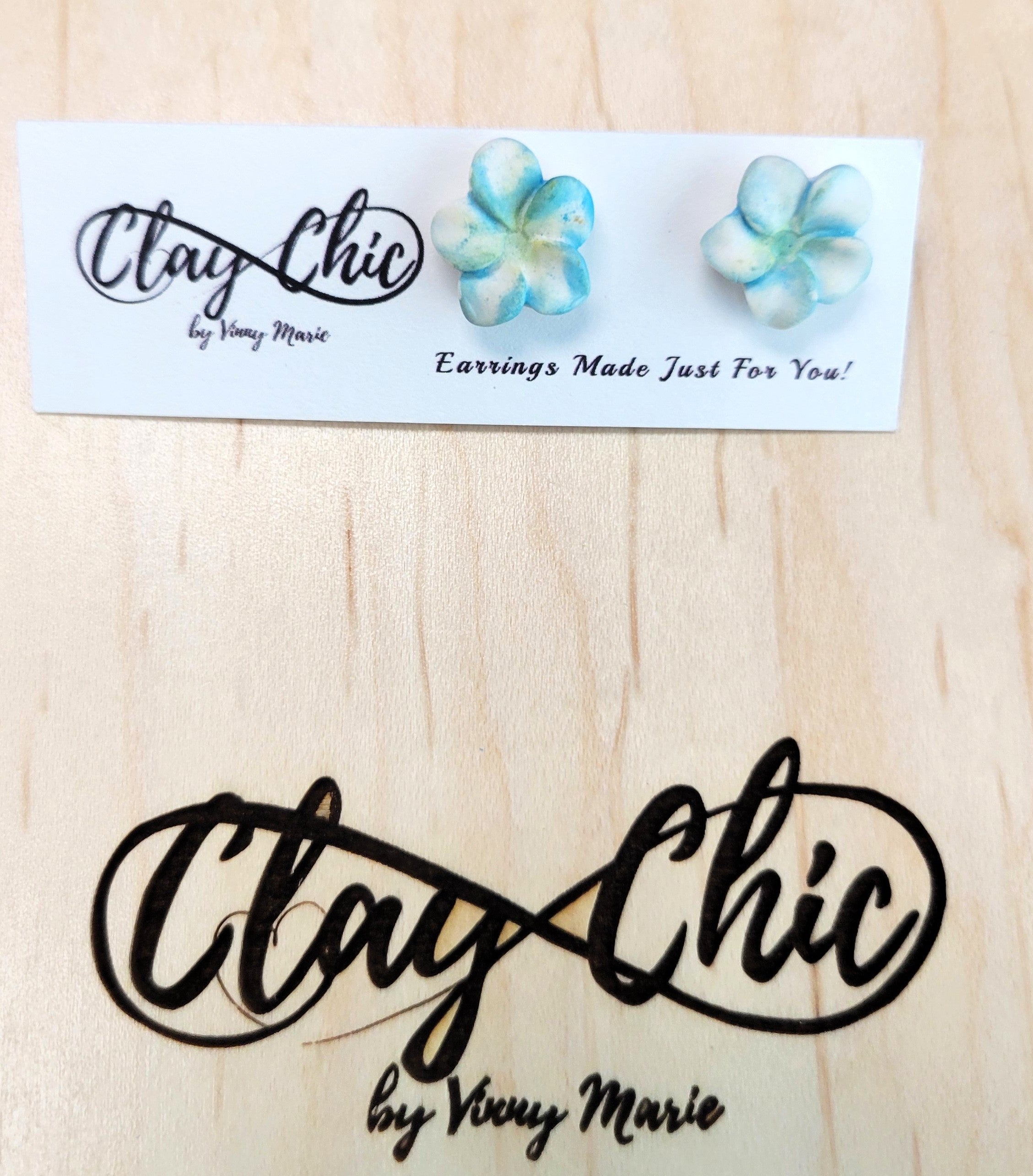 PLUMERIA STUDS
