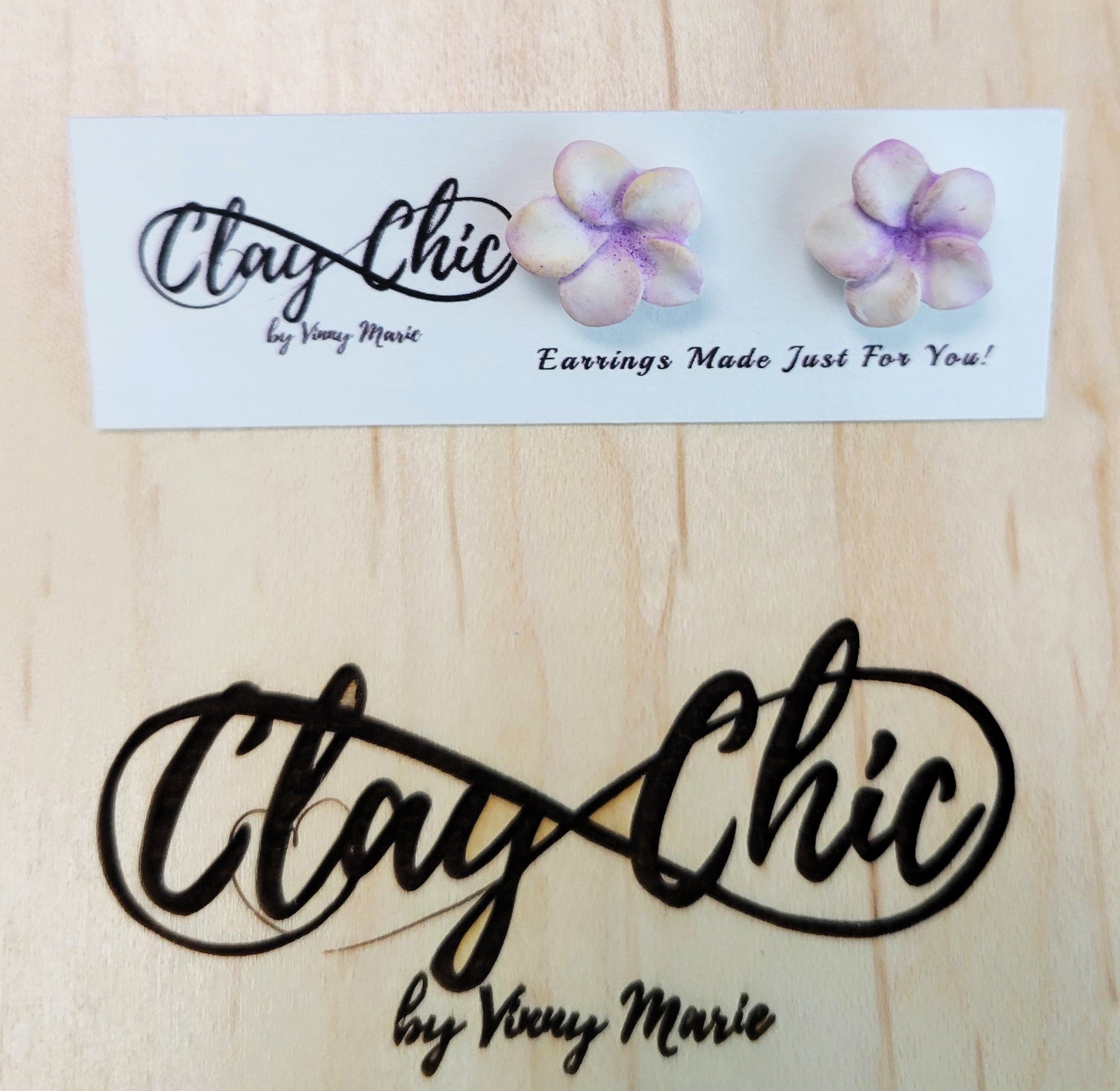 PLUMERIA STUDS