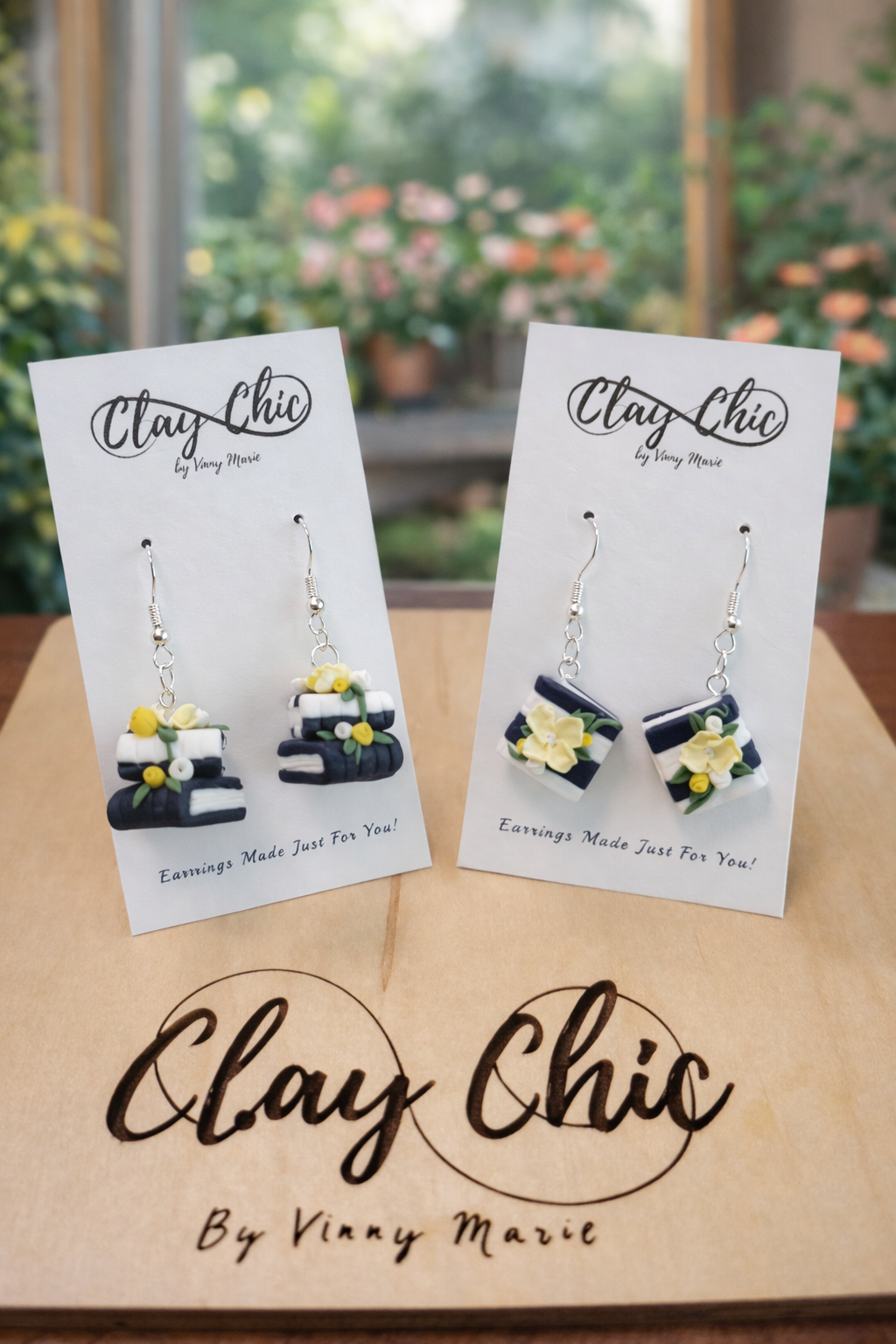 Genevieve Loves Books - Striped