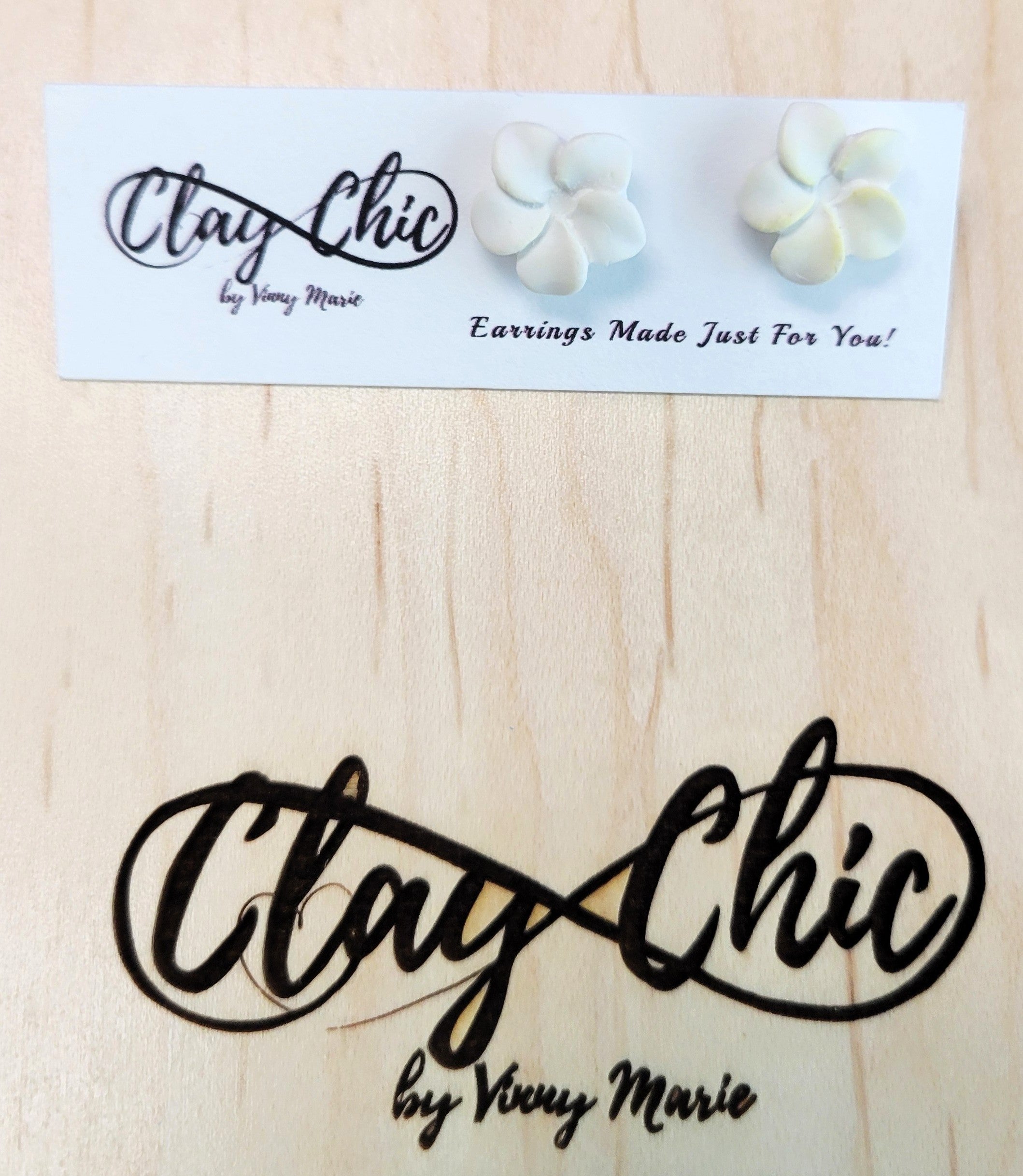 PLUMERIA STUDS