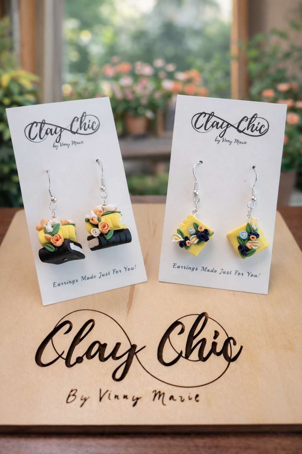 Genevieve Loves Books - Yellow