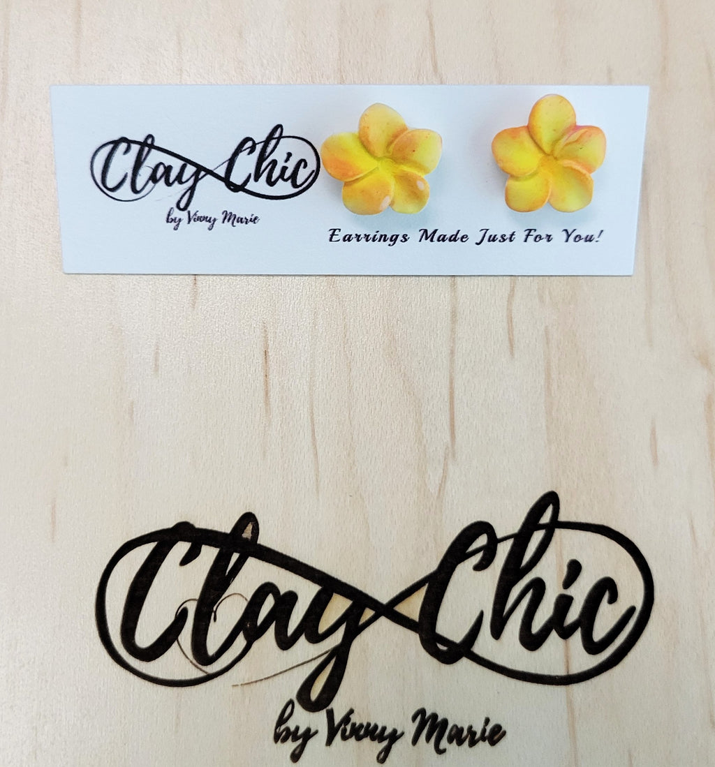 PLUMERIA STUDS